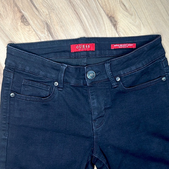 Guess Women’s Eco Sienna Medium Rise Curvy Skinny Fit size 28 regular in black - Picture 3 of 5